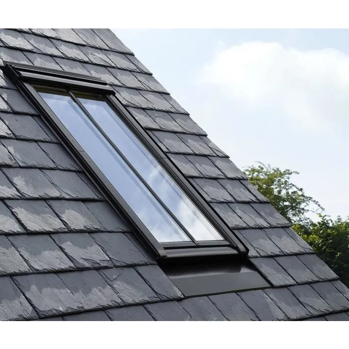 VELUX GGL UK04 SD5N2 White Painted Conservation Window for Slate (134 x 98 cm)